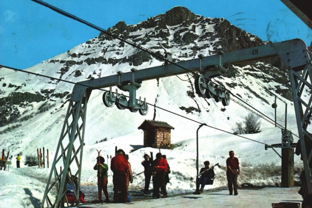 Arrival of the Cros chairlift